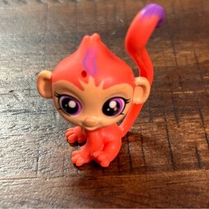 Littlest Pet Shop #4015 Kelvin Vinning Baby w/Purple Eyes Monkey Mini‎